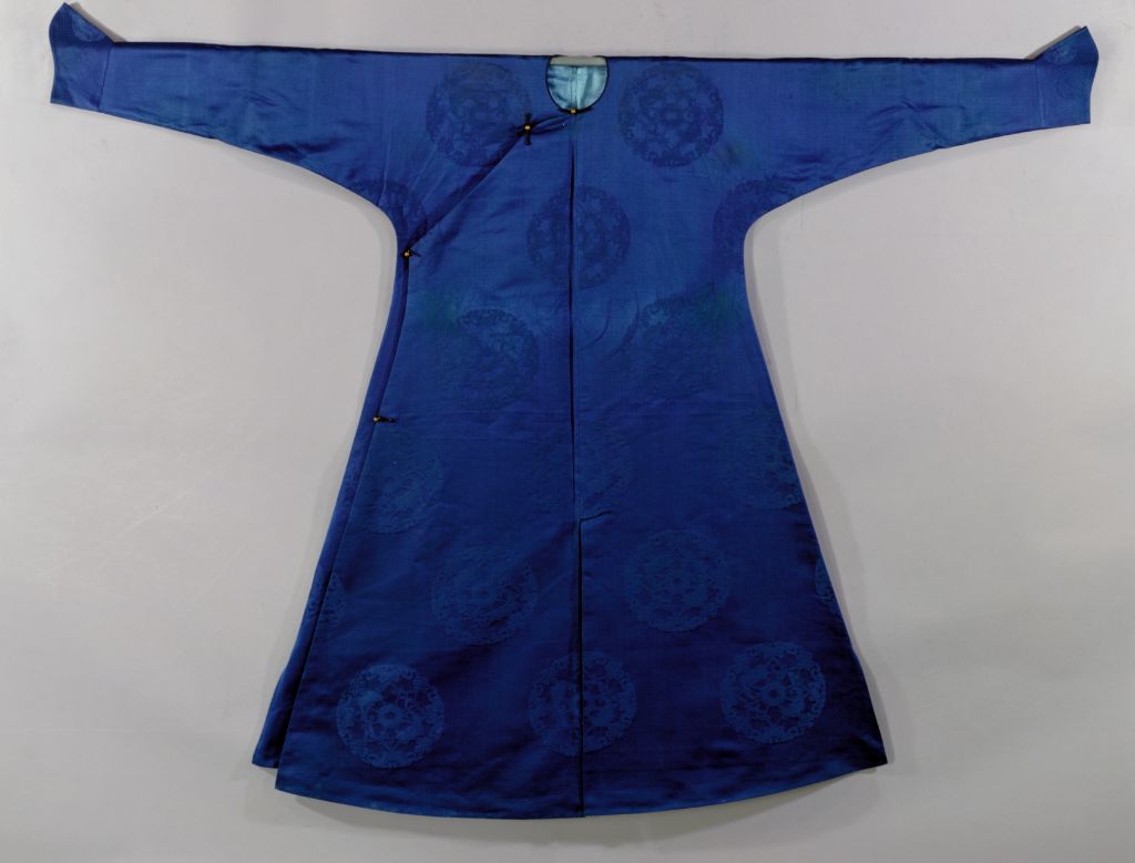 图片[1]-Blue Mat Brocade Pattern Dark Flower Silk Jacket Robe-China Archive